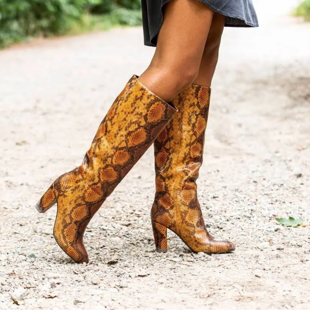 White Mountain Womens Brown Animal Print Cushioned